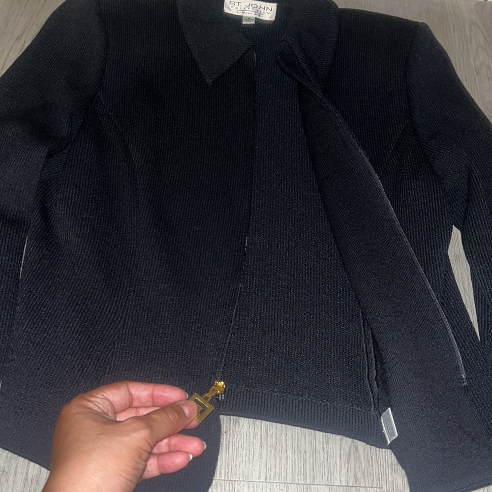 Beautiful Like new St. John zip up jacket - Picture 5 of 10